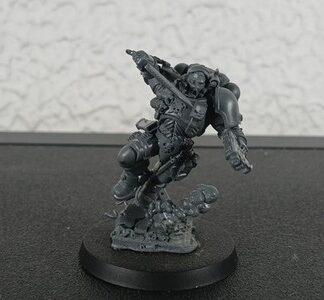 Lieutenant in Reiver Armor Space Marines Ultramarines Warhammer 40K GW