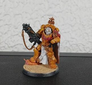 Captain with Master Bolt Rifle Painted Magnet Iron Hands Space Marines Warhammer